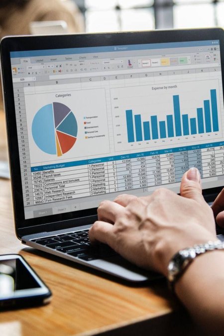 kế toán viên.jpg